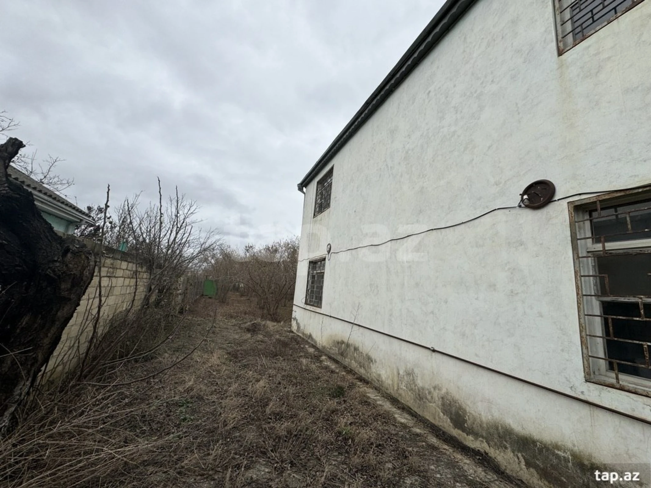 Satılır 4 otaqlı həyət evi