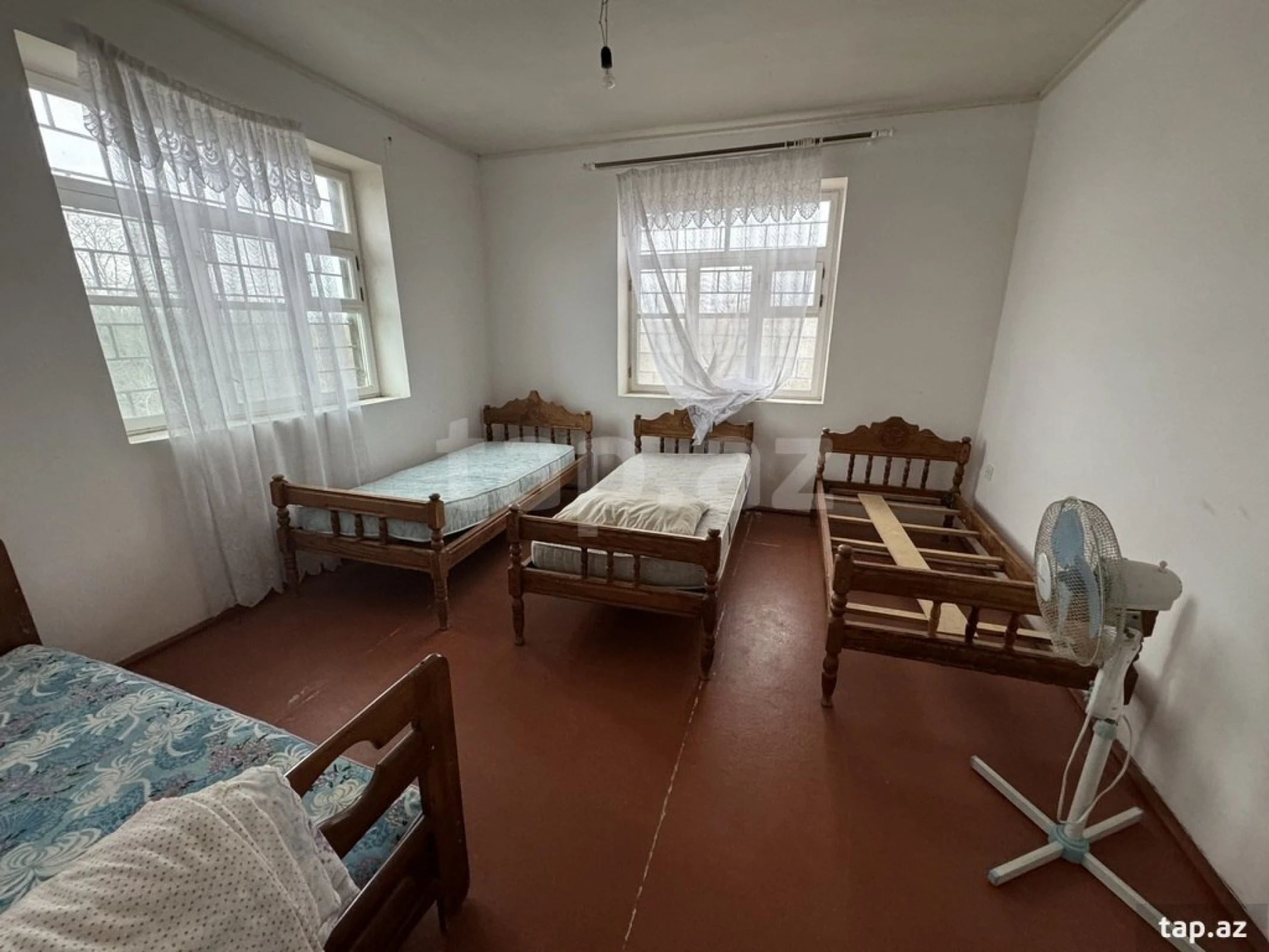 Satılır 4 otaqlı həyət evi