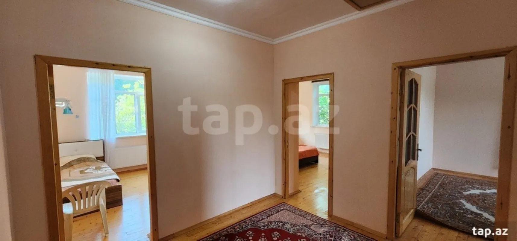Satılır 6 otaqlı həyət evi