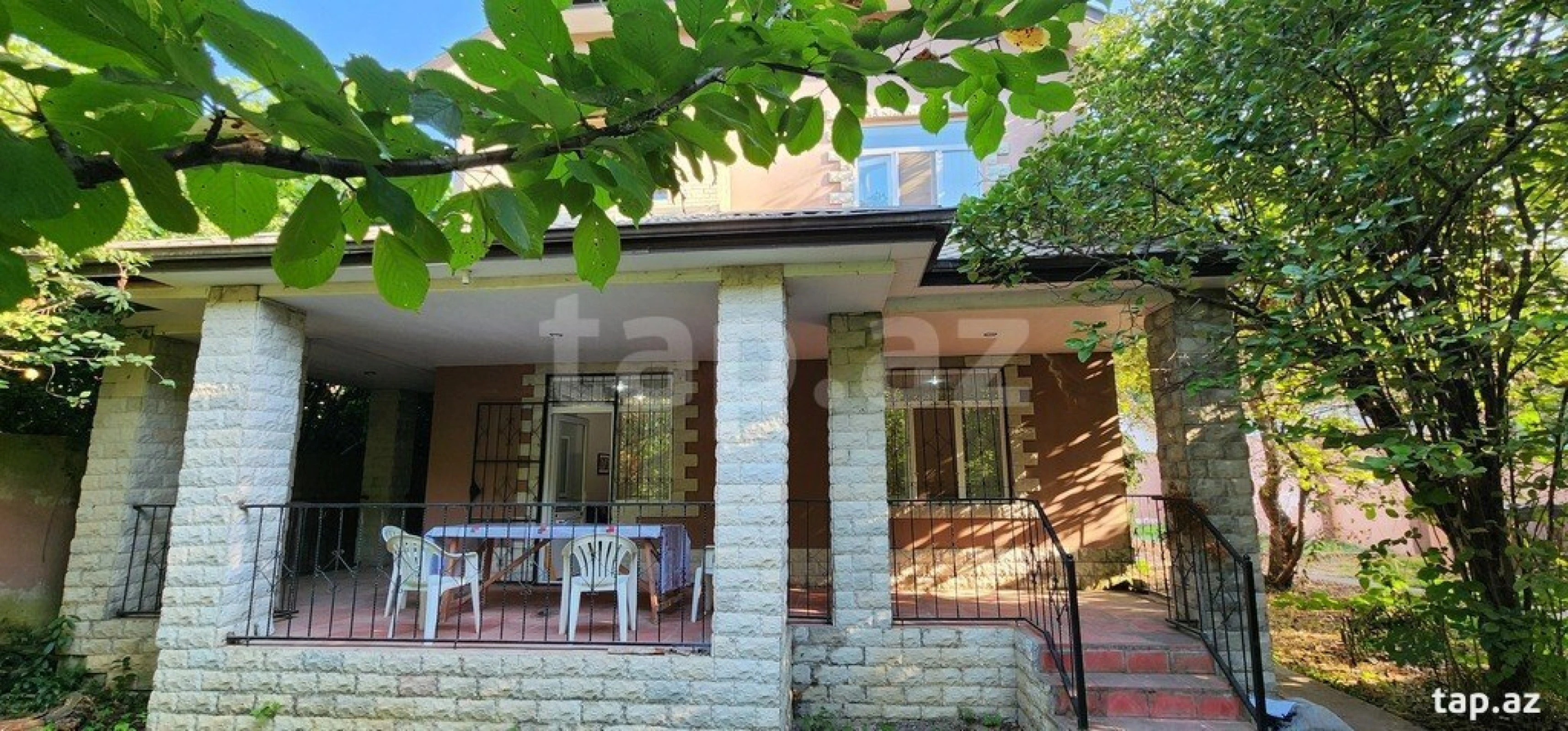 Satılır 6 otaqlı həyət evi