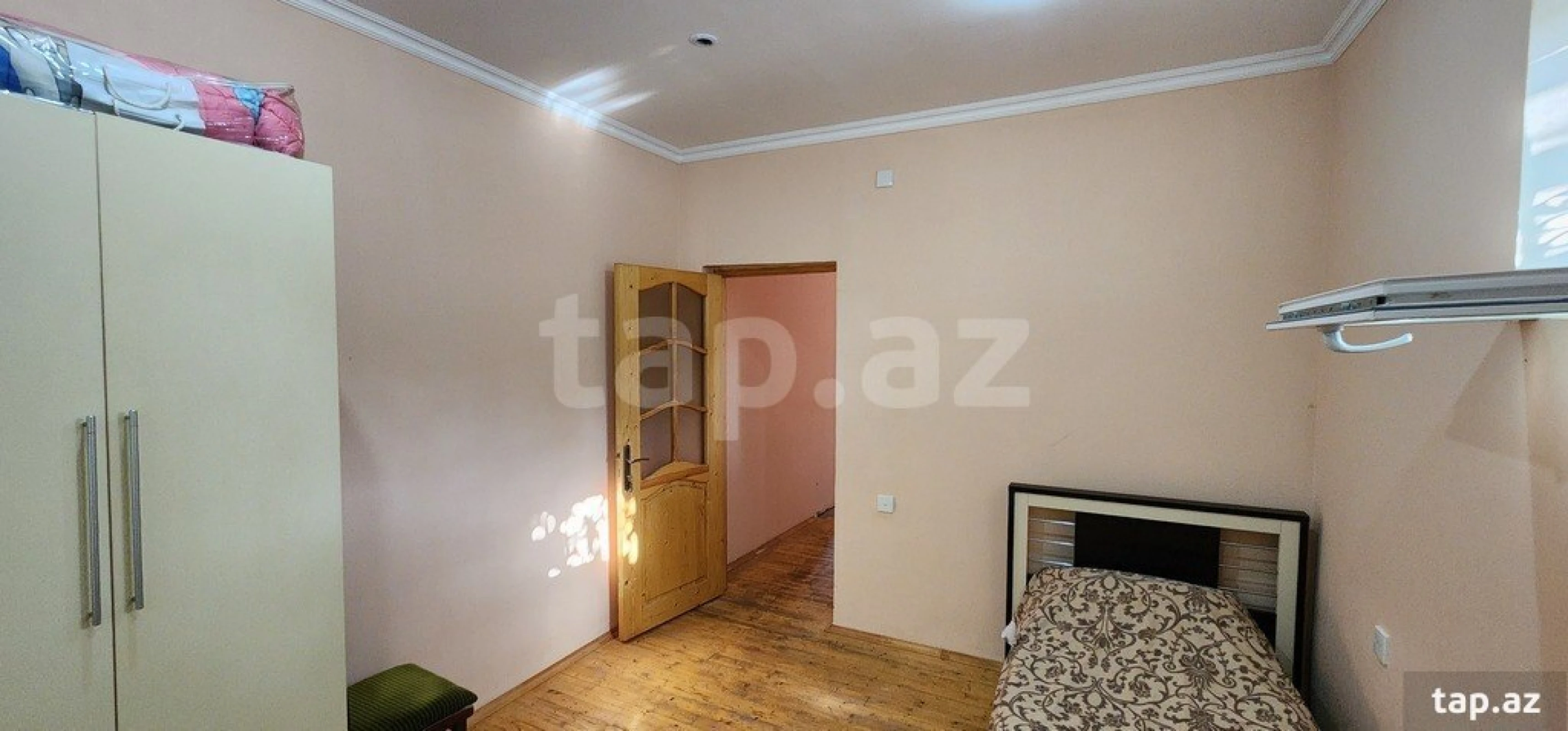 Satılır 6 otaqlı həyət evi