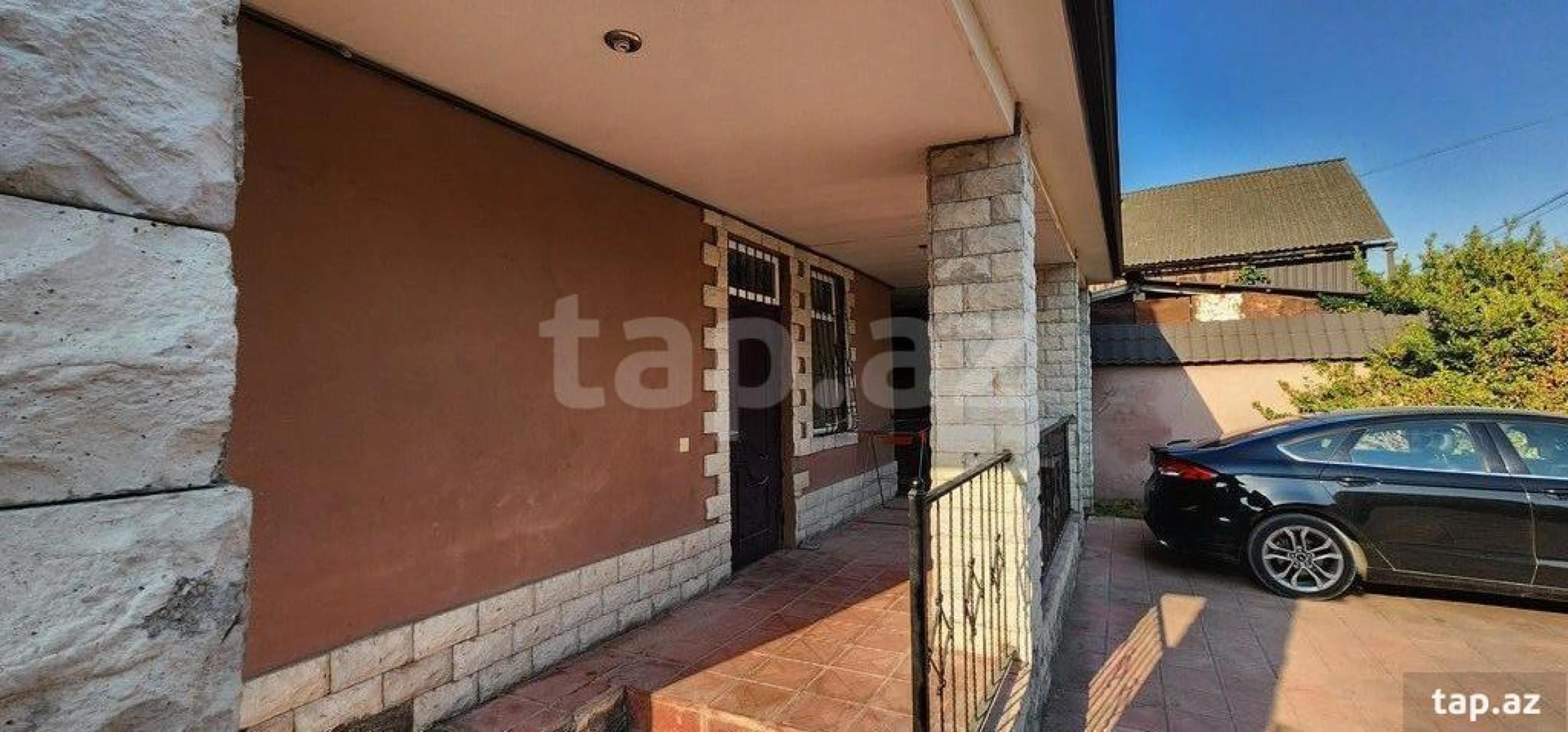 Satılır 6 otaqlı həyət evi