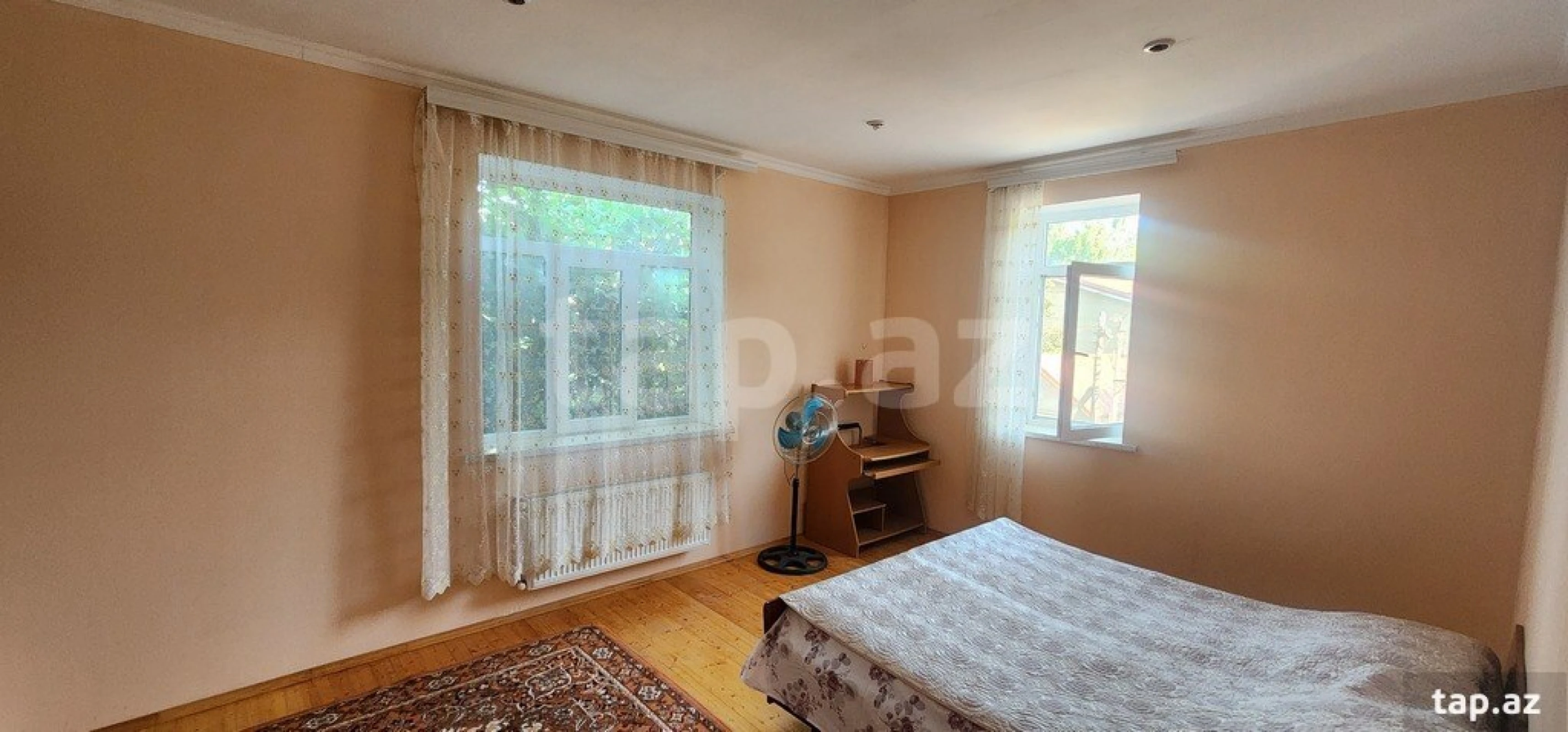 Satılır 6 otaqlı həyət evi