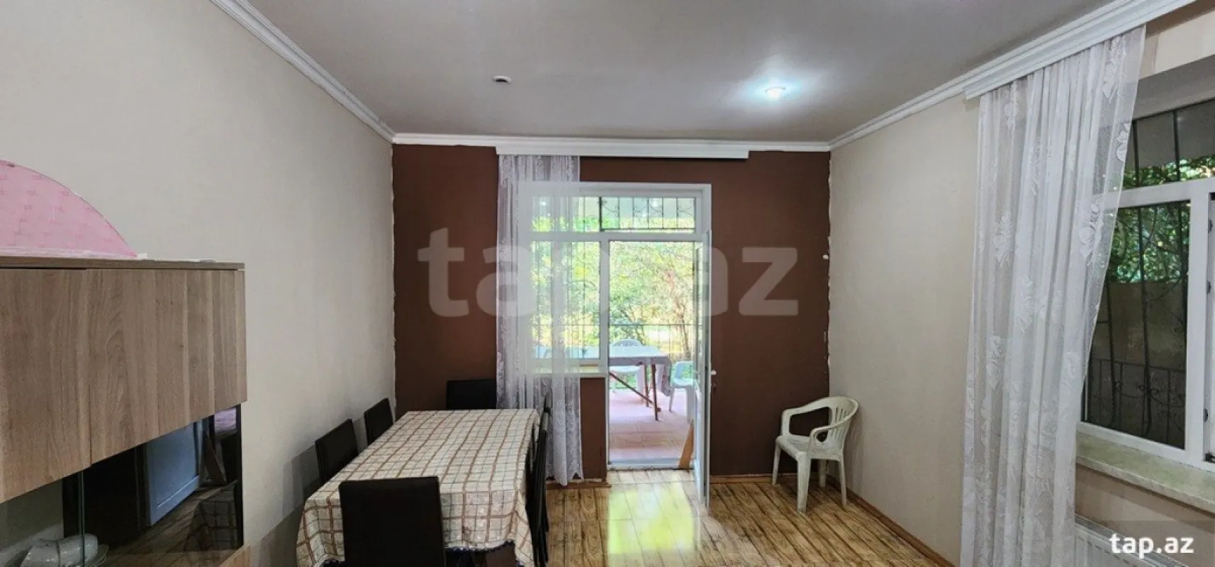 Satılır 6 otaqlı həyət evi