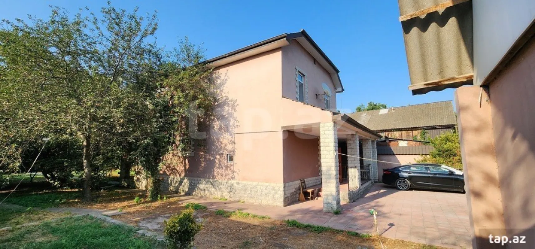 Satılır 6 otaqlı həyət evi