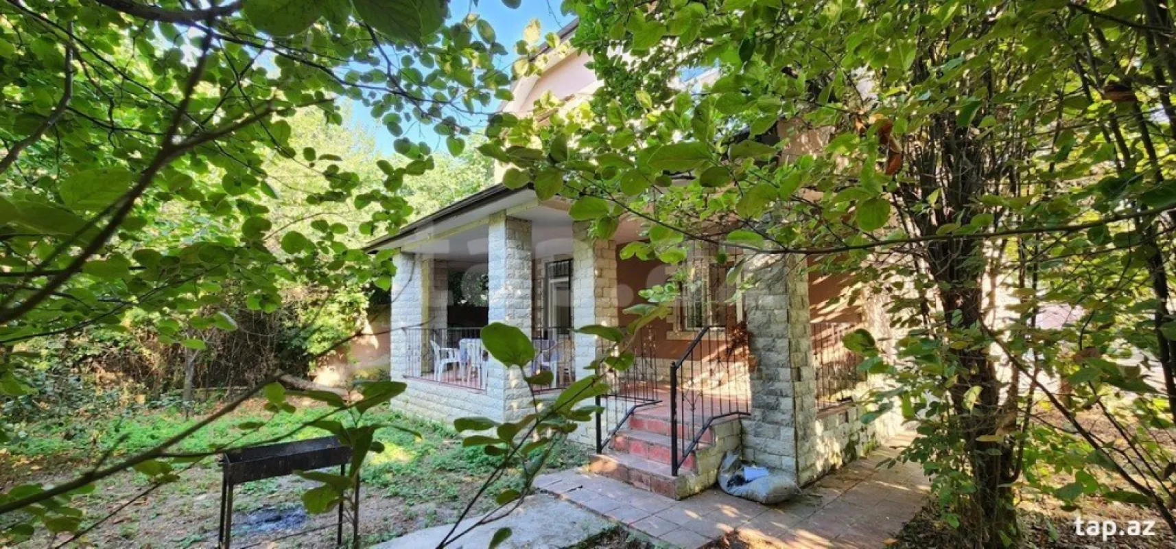 Satılır 6 otaqlı həyət evi