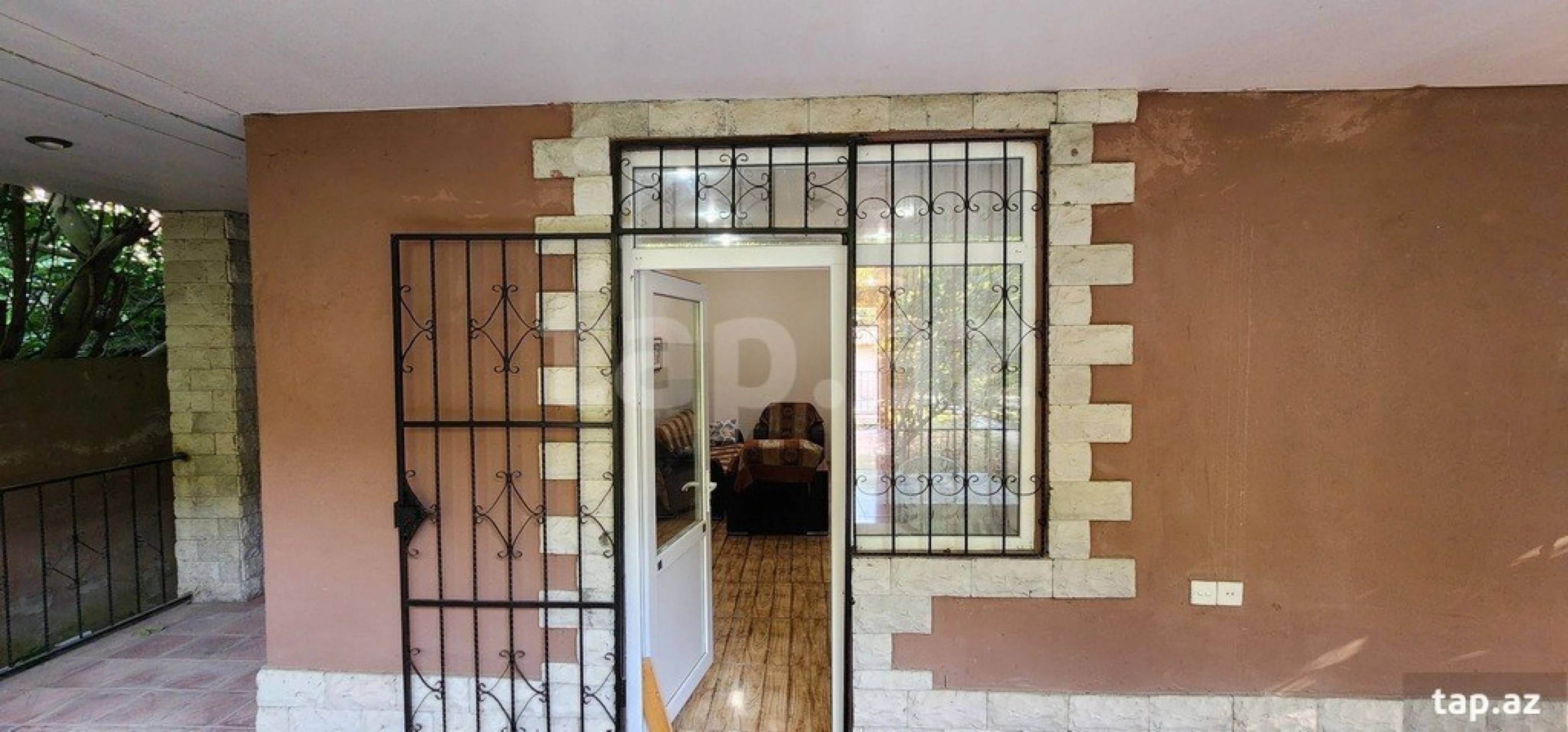 Satılır 6 otaqlı həyət evi