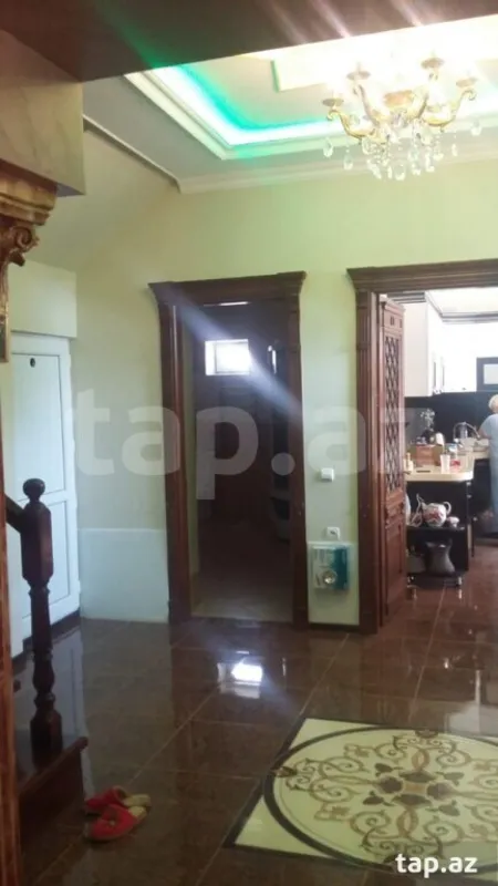 Satılır 5 otaqlı həyət evi