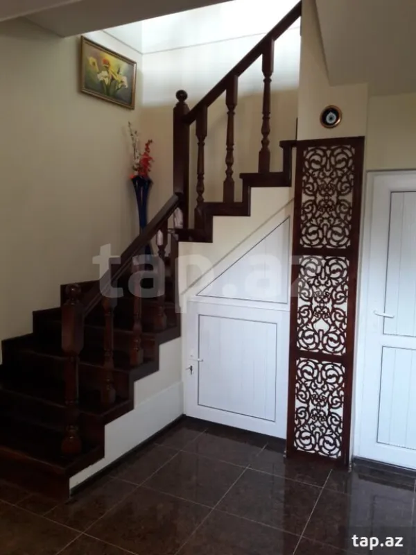 Satılır 5 otaqlı həyət evi