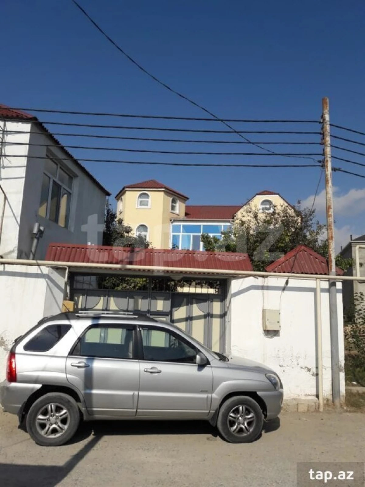 Satılır 5 otaqlı həyət evi