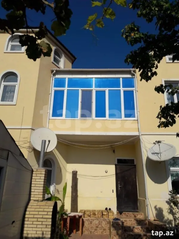 Satılır 5 otaqlı həyət evi