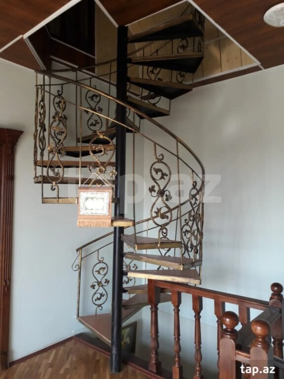 Satılır 5 otaqlı həyət evi