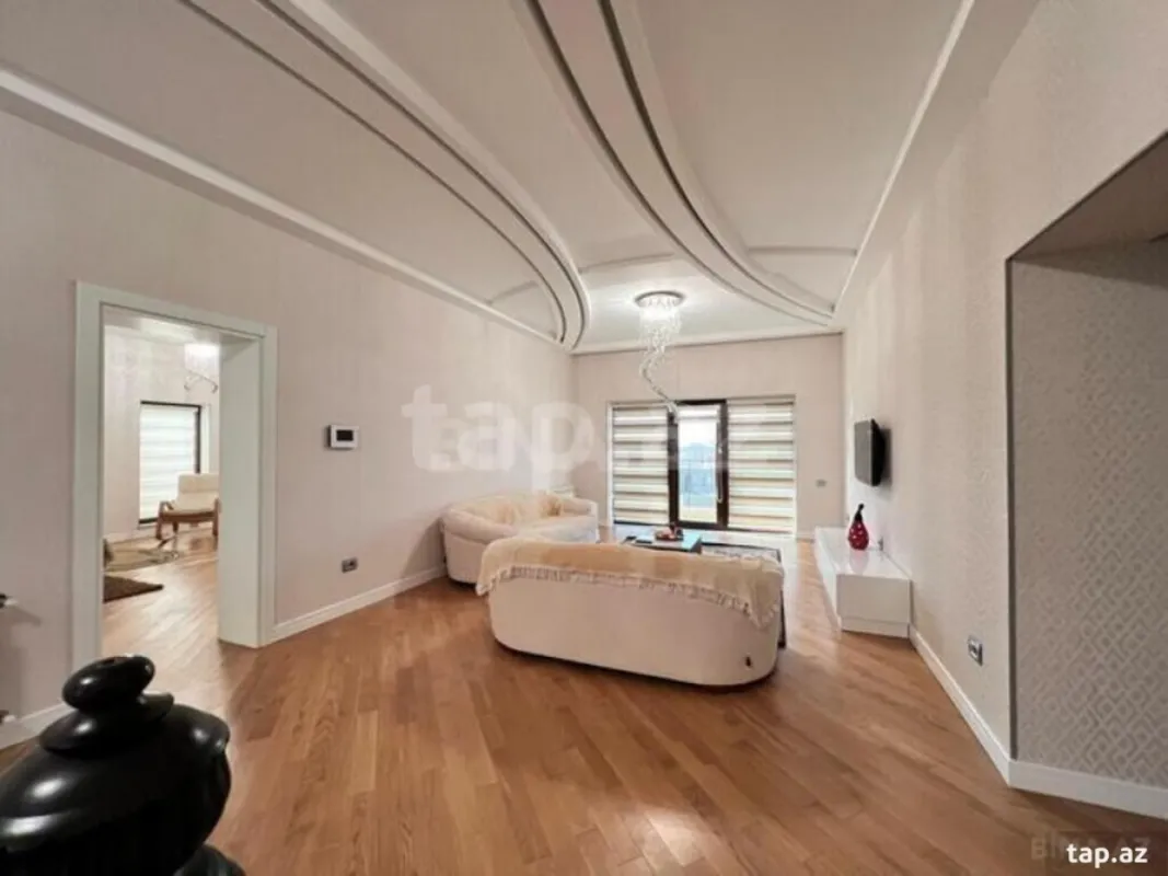 Satılır 6 otaqlı həyət evi