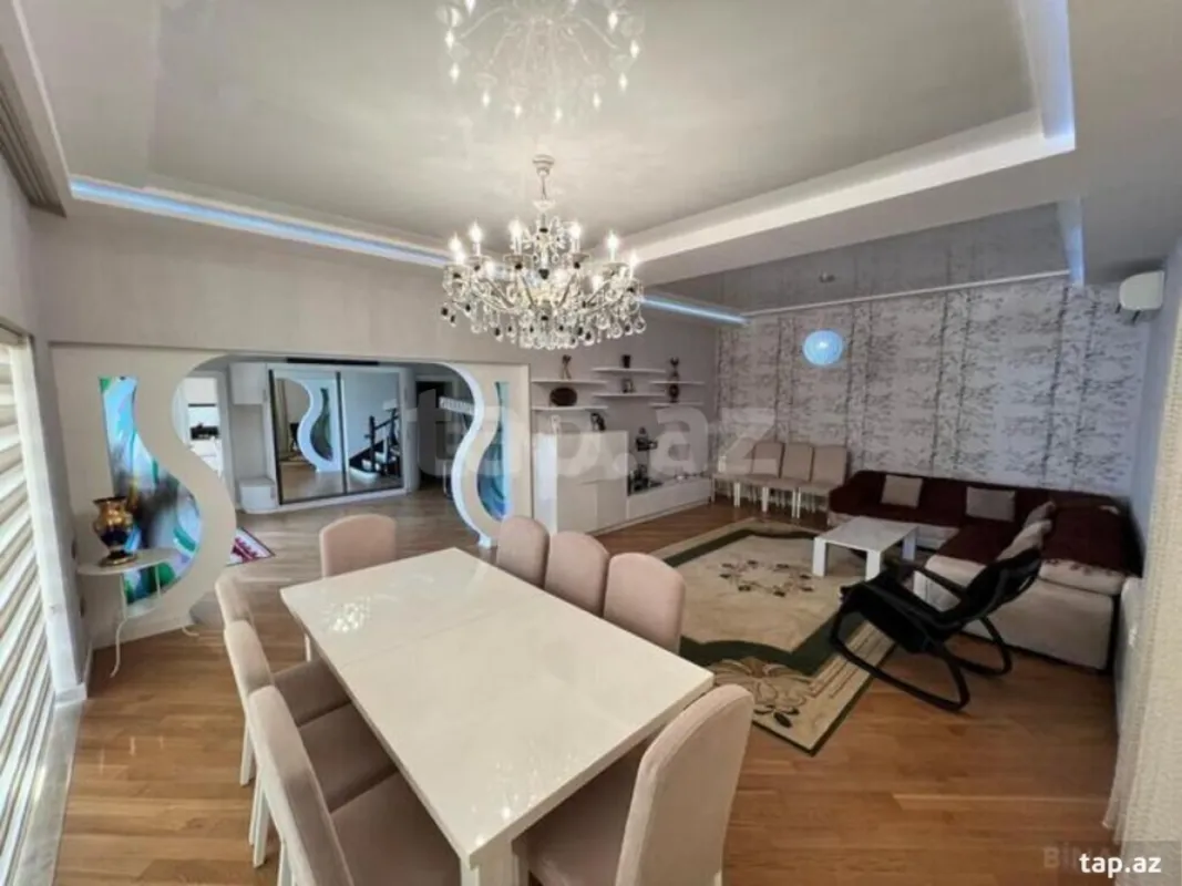 Satılır 6 otaqlı həyət evi