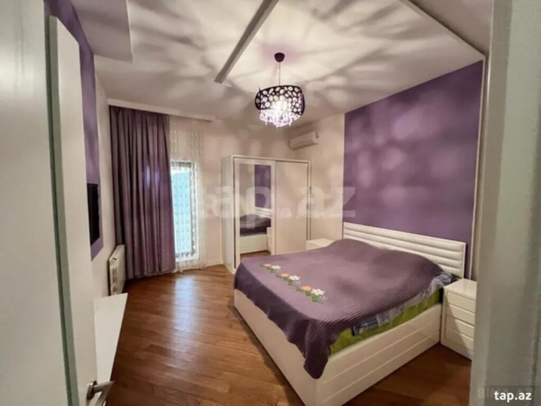 Satılır 6 otaqlı həyət evi