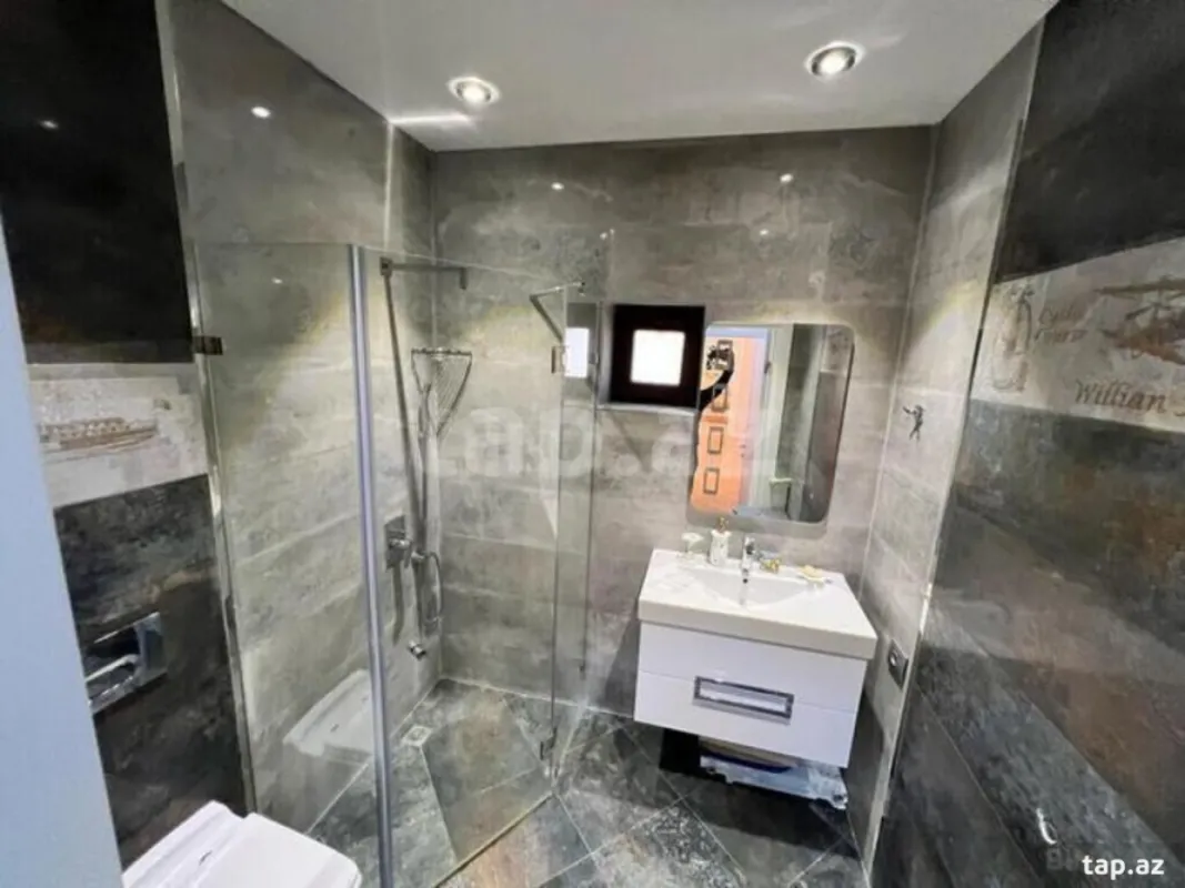 Satılır 6 otaqlı həyət evi