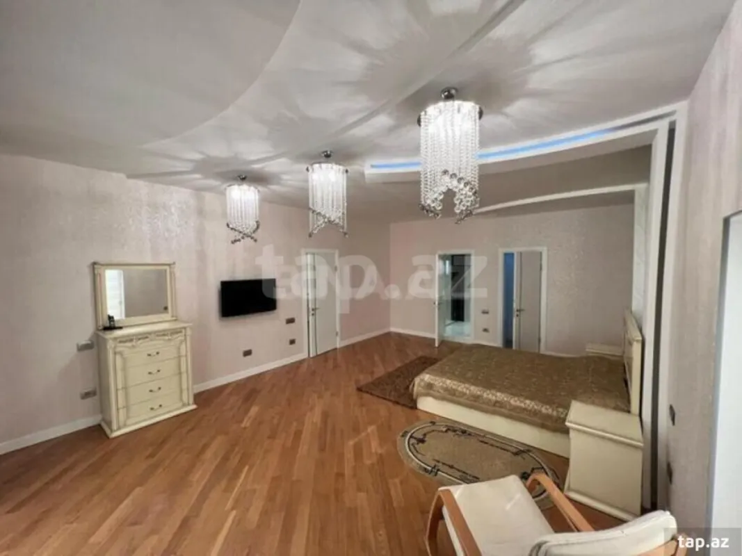 Satılır 6 otaqlı həyət evi