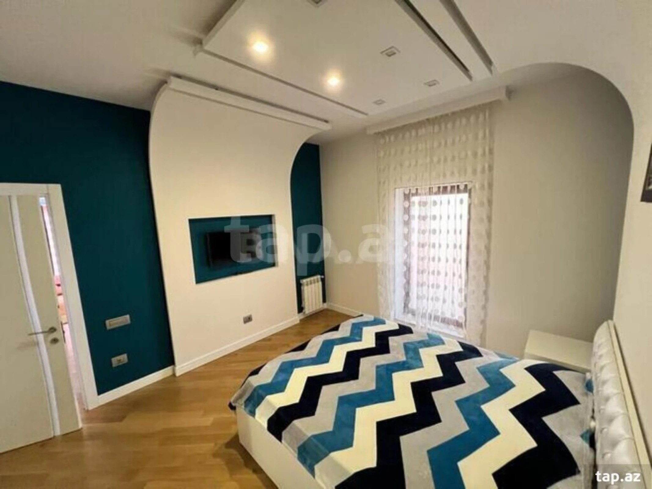 Satılır 6 otaqlı həyət evi