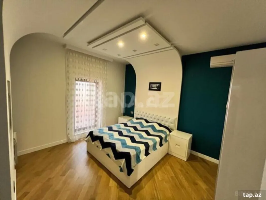 Satılır 6 otaqlı həyət evi