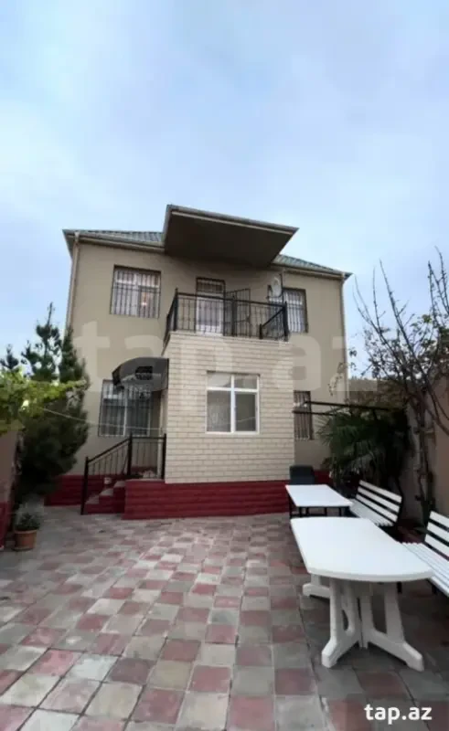 Satılır 7 otaqlı həyət evi 230 m²
