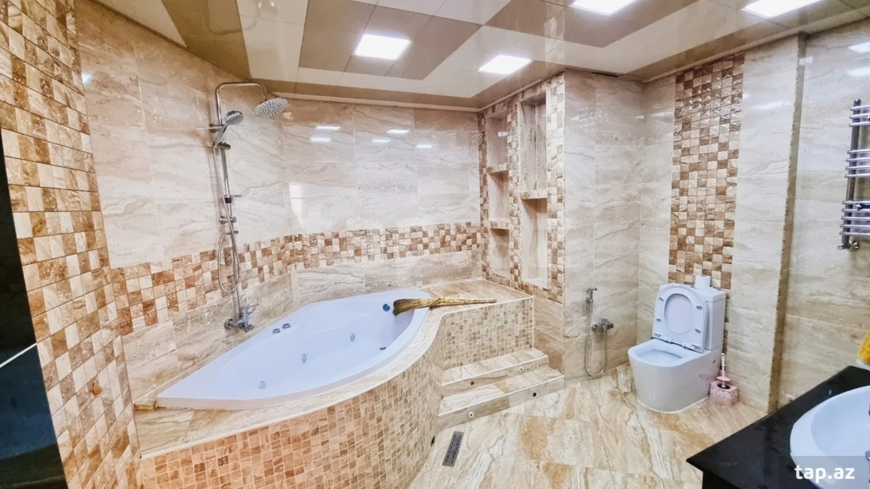 Satılır 4 otaqlı yeni tikili 132 m²