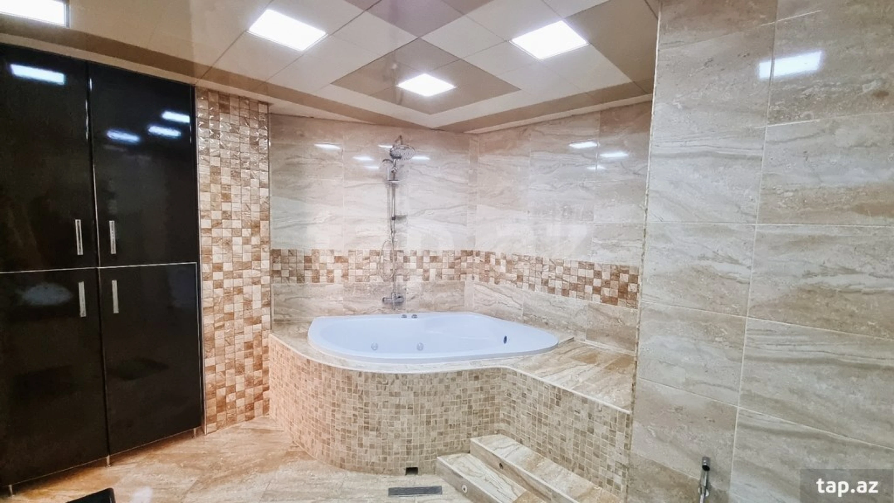 Satılır 4 otaqlı yeni tikili 132 m²