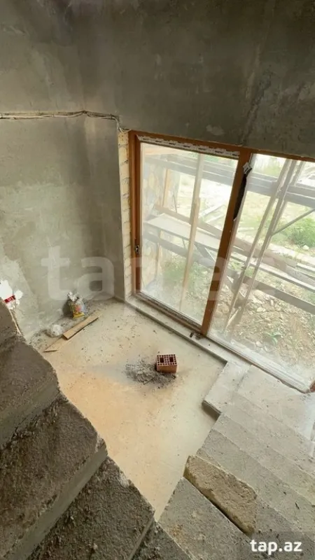 Satılır 4 otaqlı həyət evi