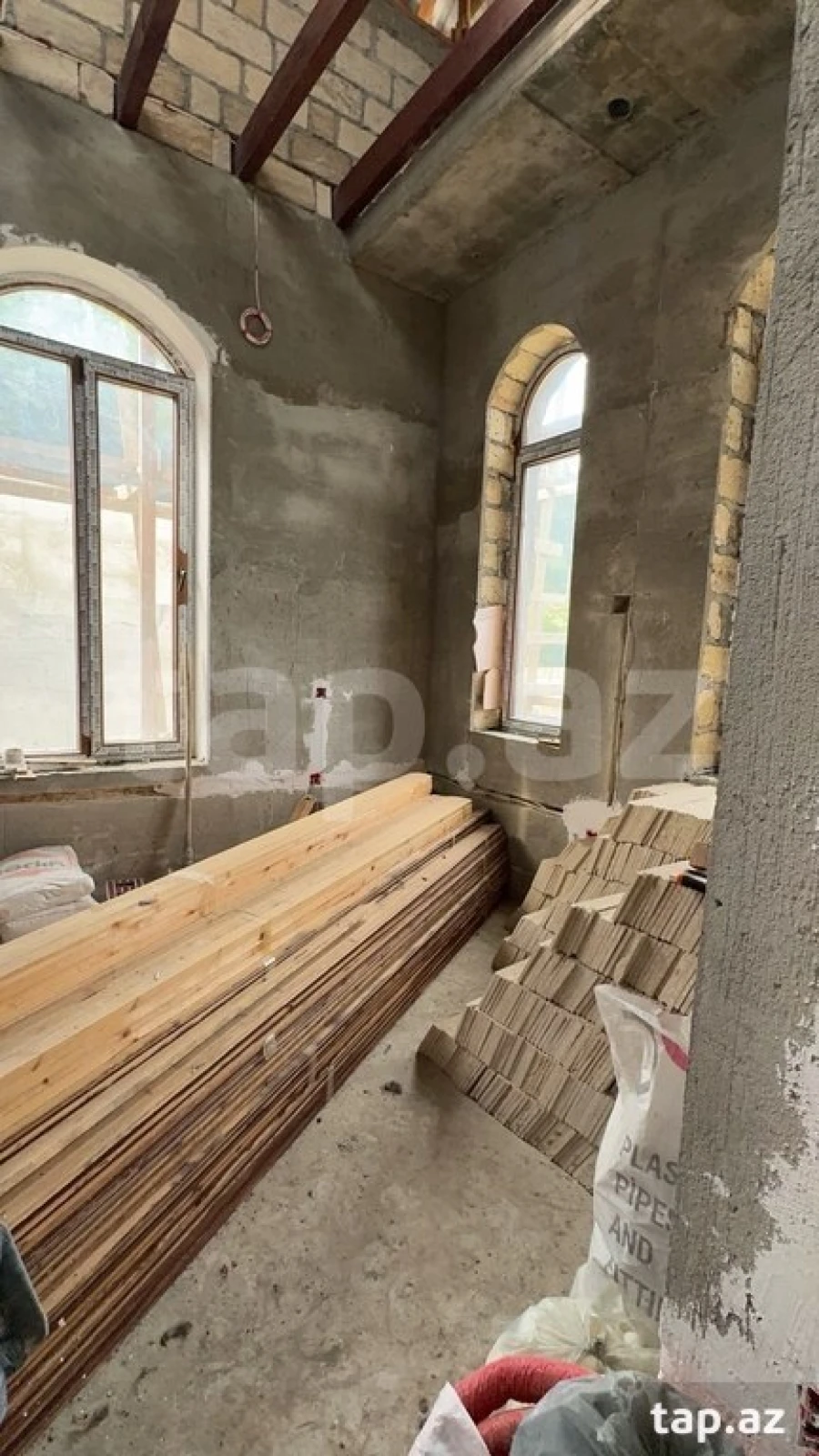 Satılır 4 otaqlı həyət evi