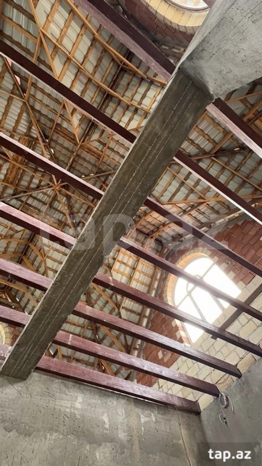 Satılır 4 otaqlı həyət evi