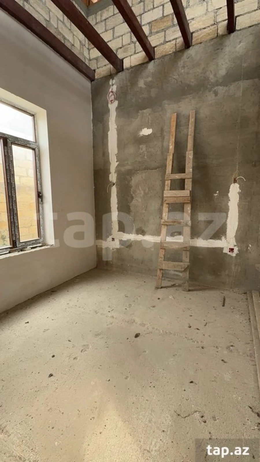 Satılır 4 otaqlı həyət evi