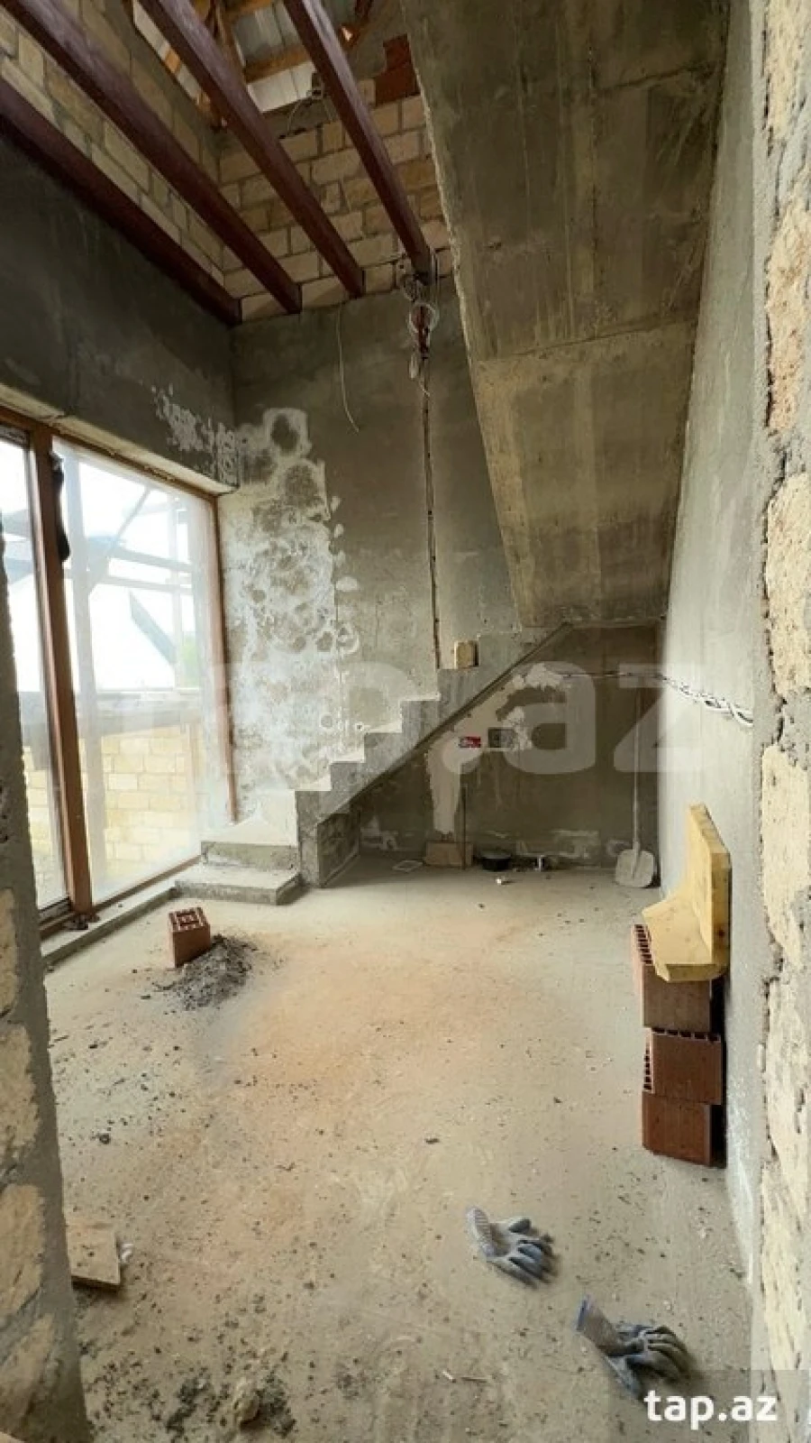 Satılır 4 otaqlı həyət evi