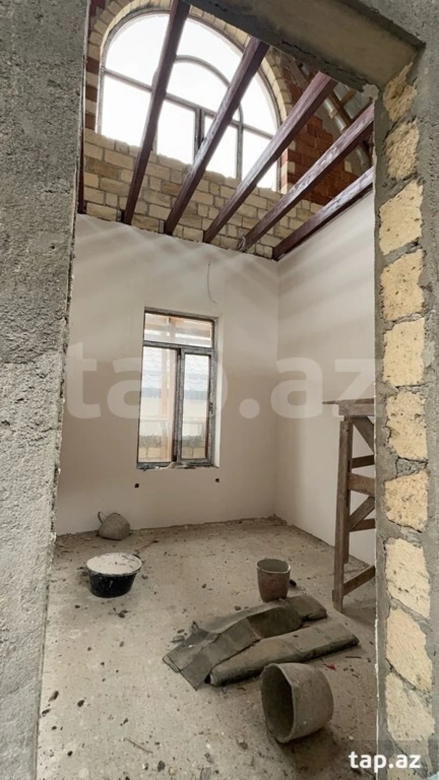 Satılır 4 otaqlı həyət evi