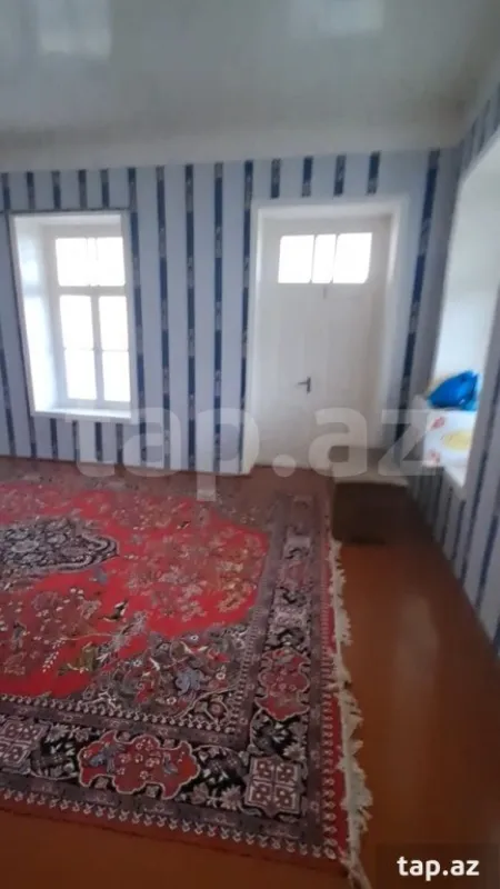 Satılır 4 otaqlı həyət evi