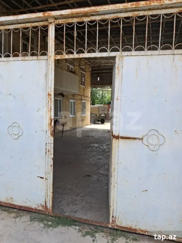 Satılır 6 otaqlı həyət evi 800 m²