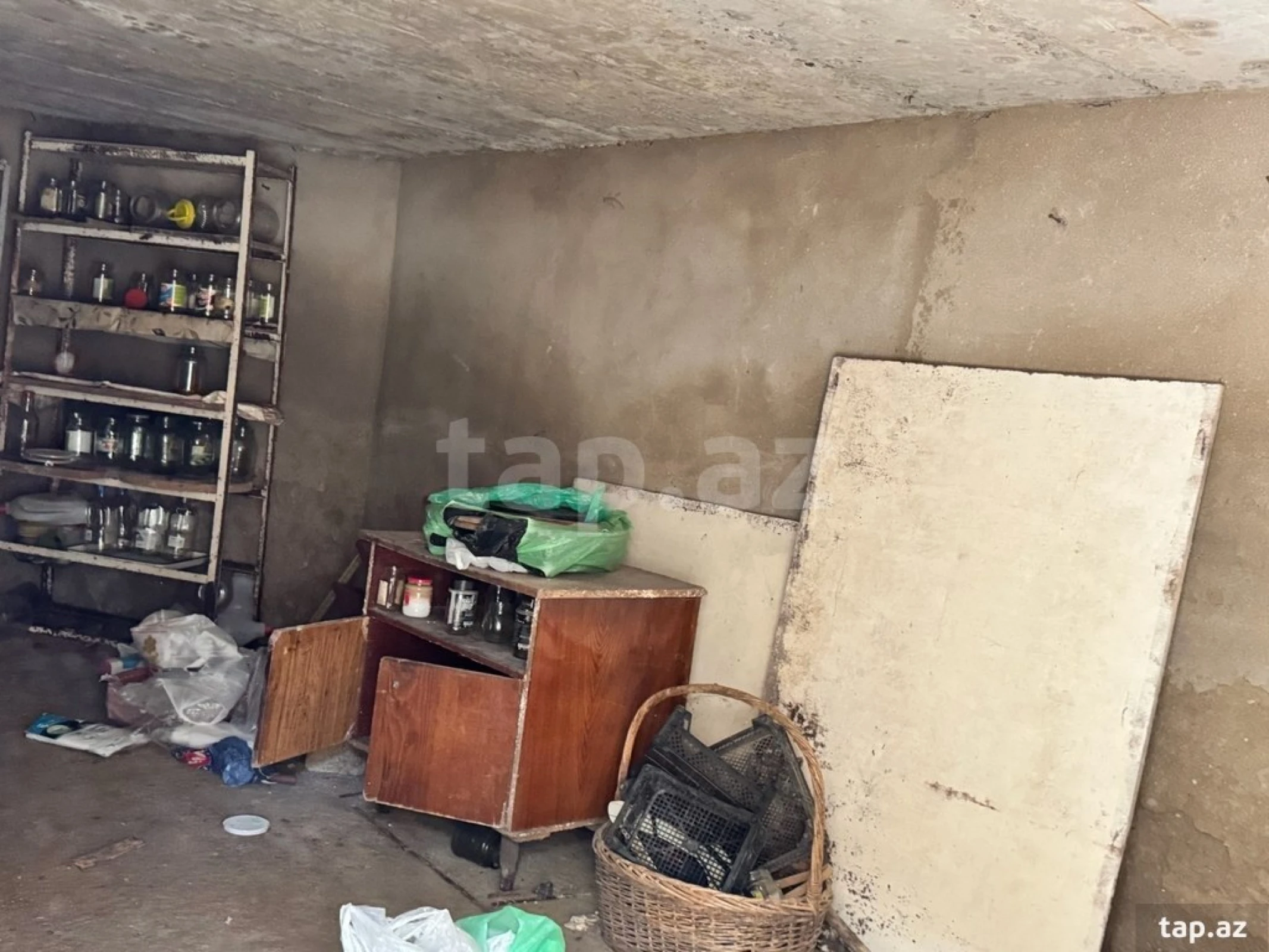 Satılır 4 otaqlı həyət evi