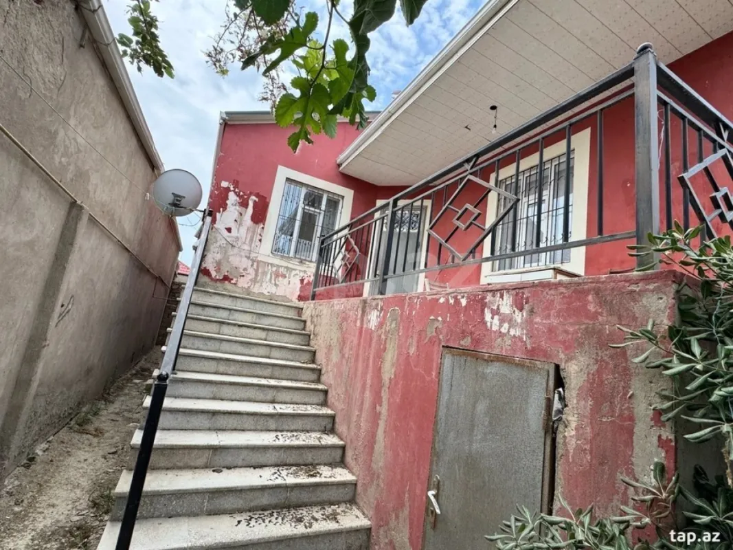 Satılır 4 otaqlı həyət evi