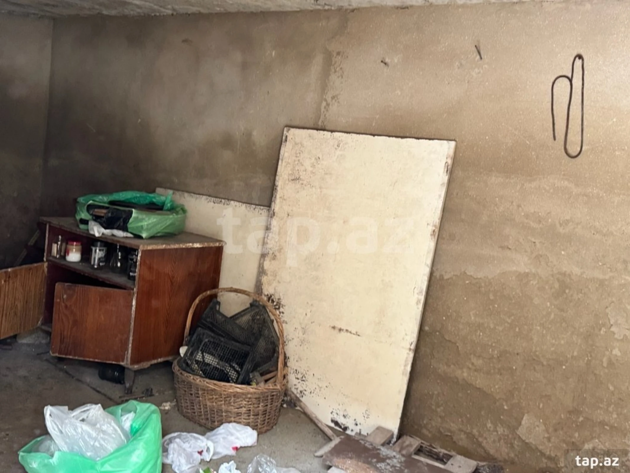 Satılır 4 otaqlı həyət evi