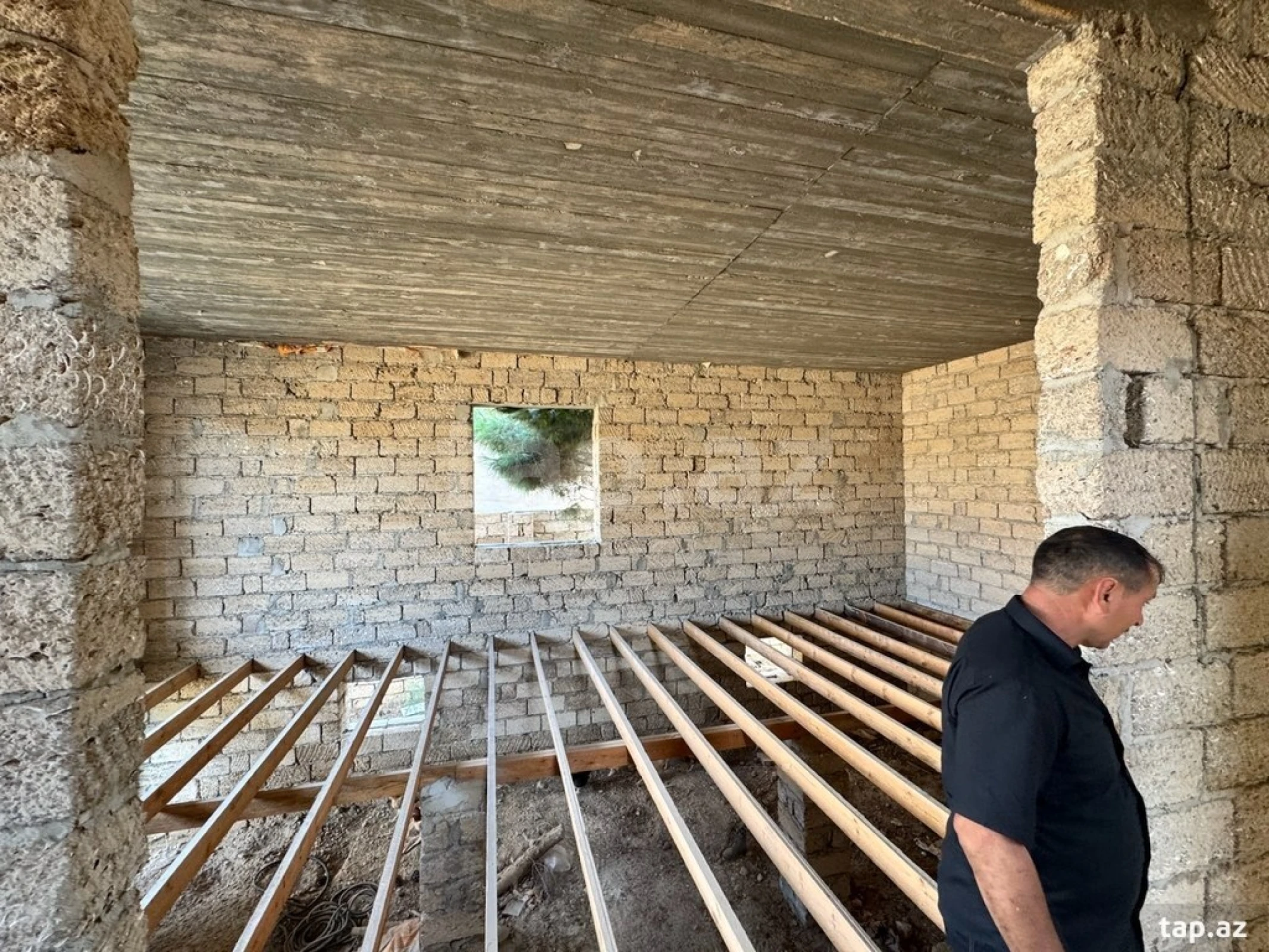 Satılır 7 otaqlı həyət evi