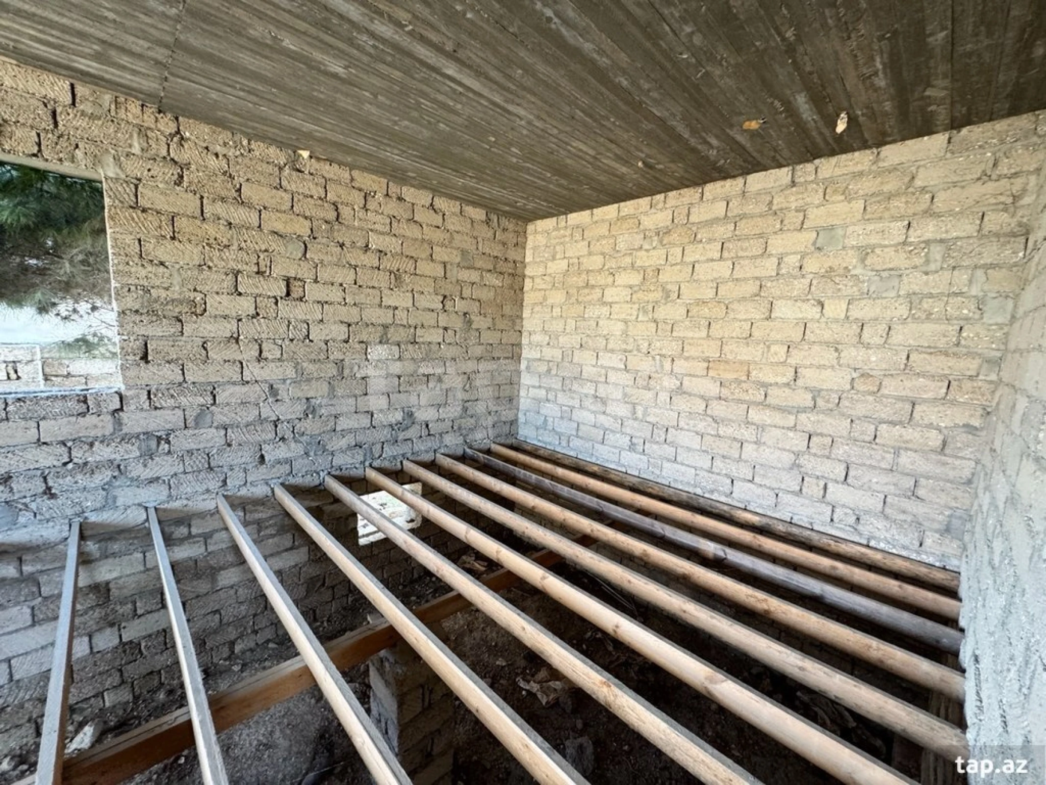 Satılır 7 otaqlı həyət evi