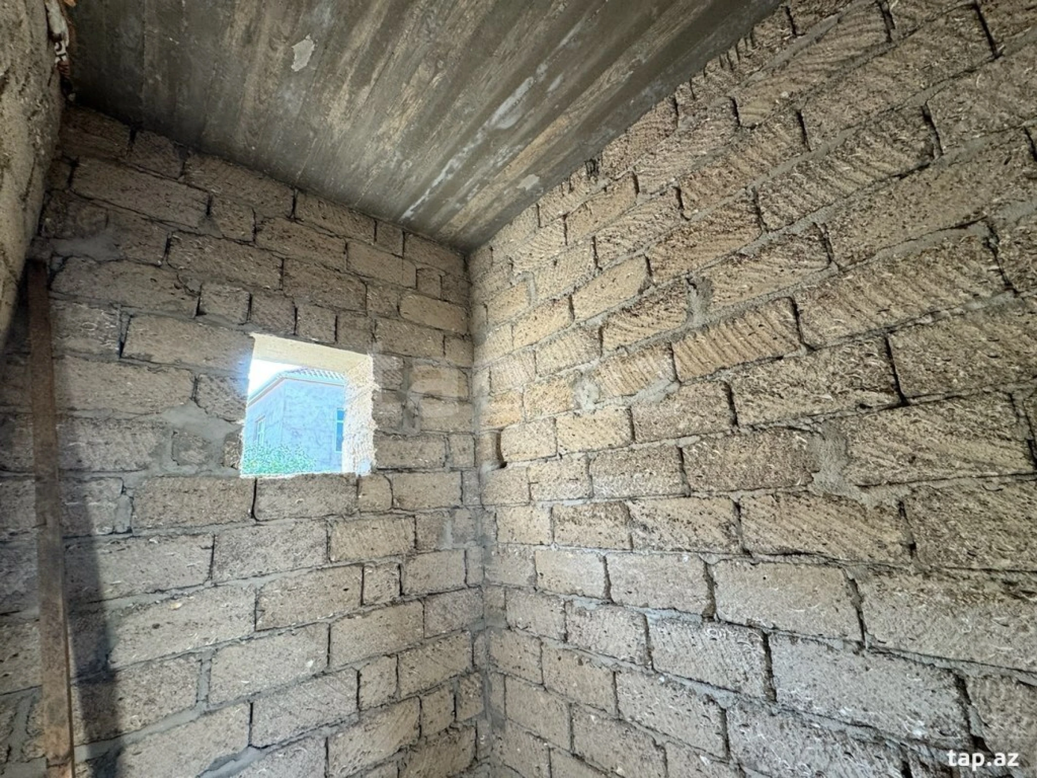 Satılır 7 otaqlı həyət evi