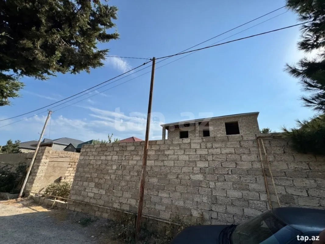 Satılır 7 otaqlı həyət evi