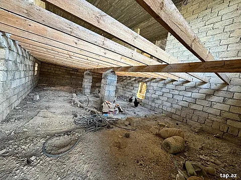 Satılır 7 otaqlı həyət evi