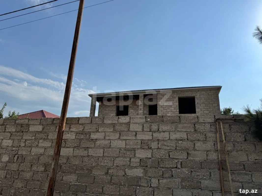 Satılır 7 otaqlı həyət evi