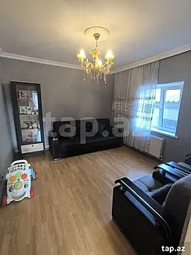 Satılır 10 otaqlı həyət evi