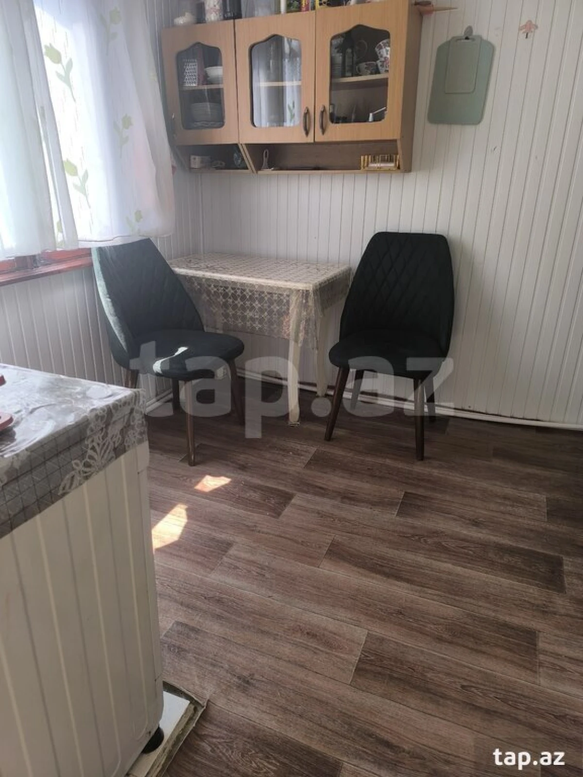 Satılır 10 otaqlı həyət evi