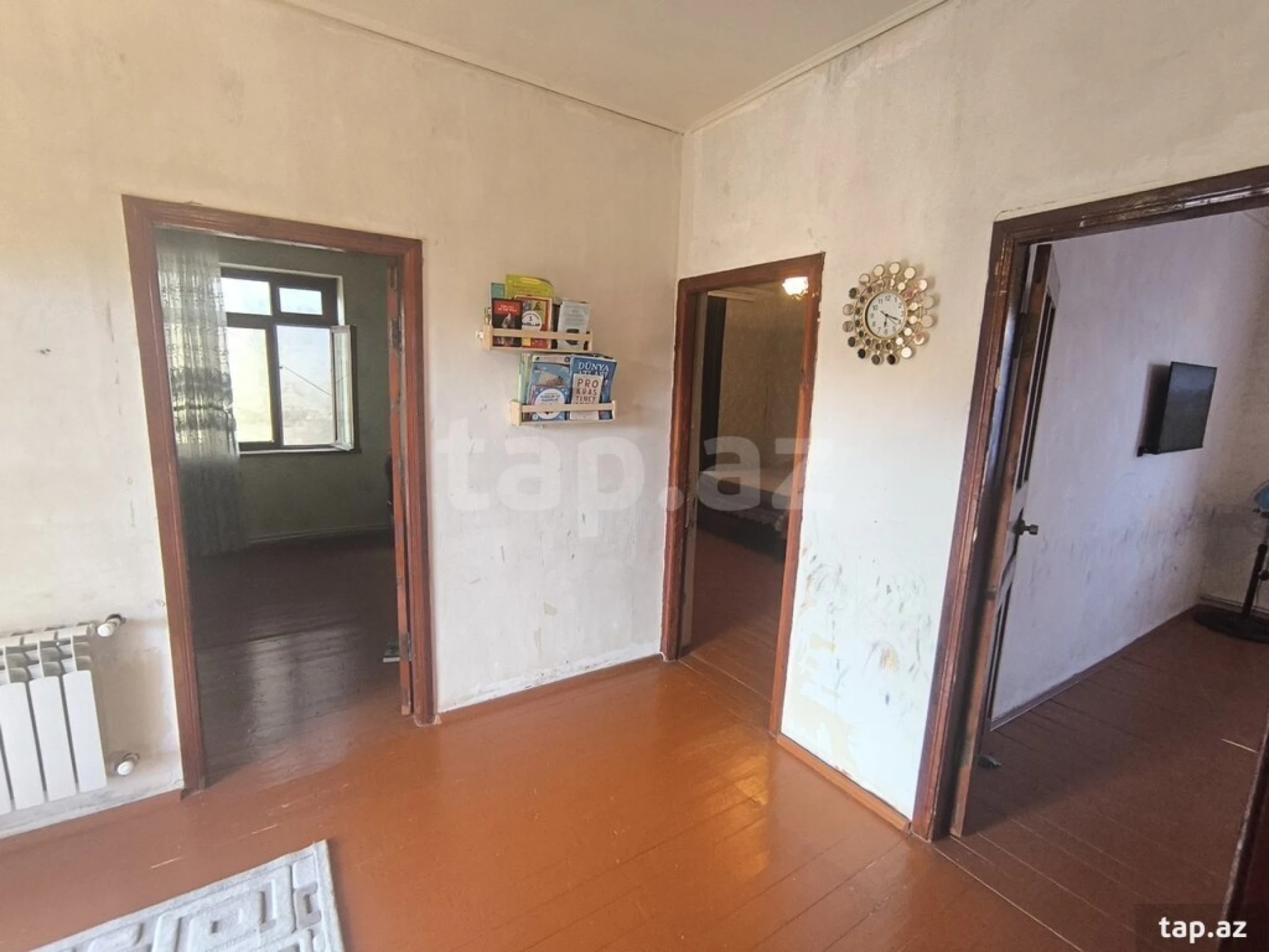 Satılır 10 otaqlı həyət evi