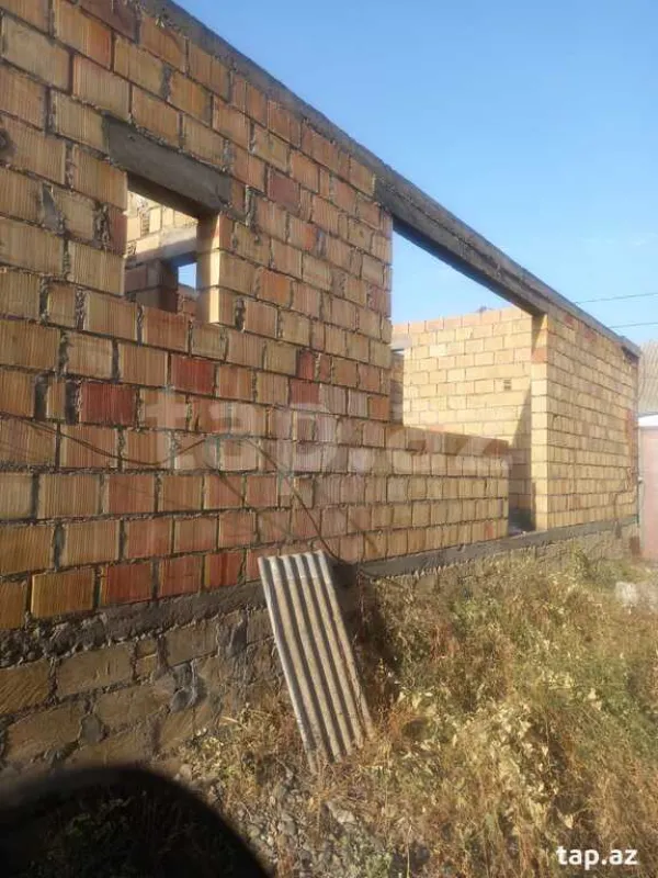 Satılır 4 otaqlı həyət evi