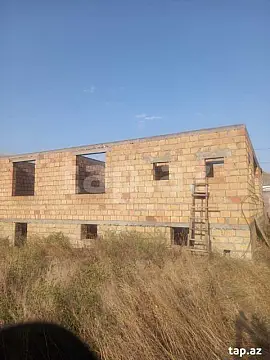 Satılır 4 otaqlı həyət evi