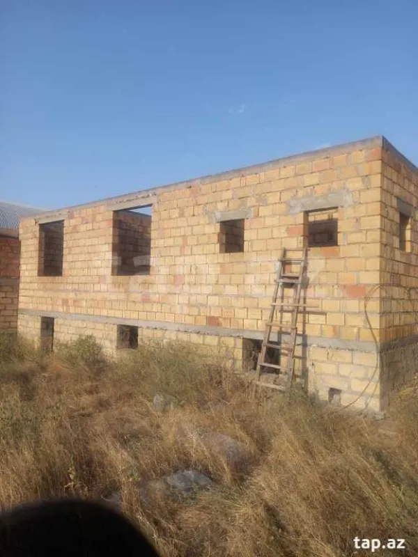 Satılır 4 otaqlı həyət evi