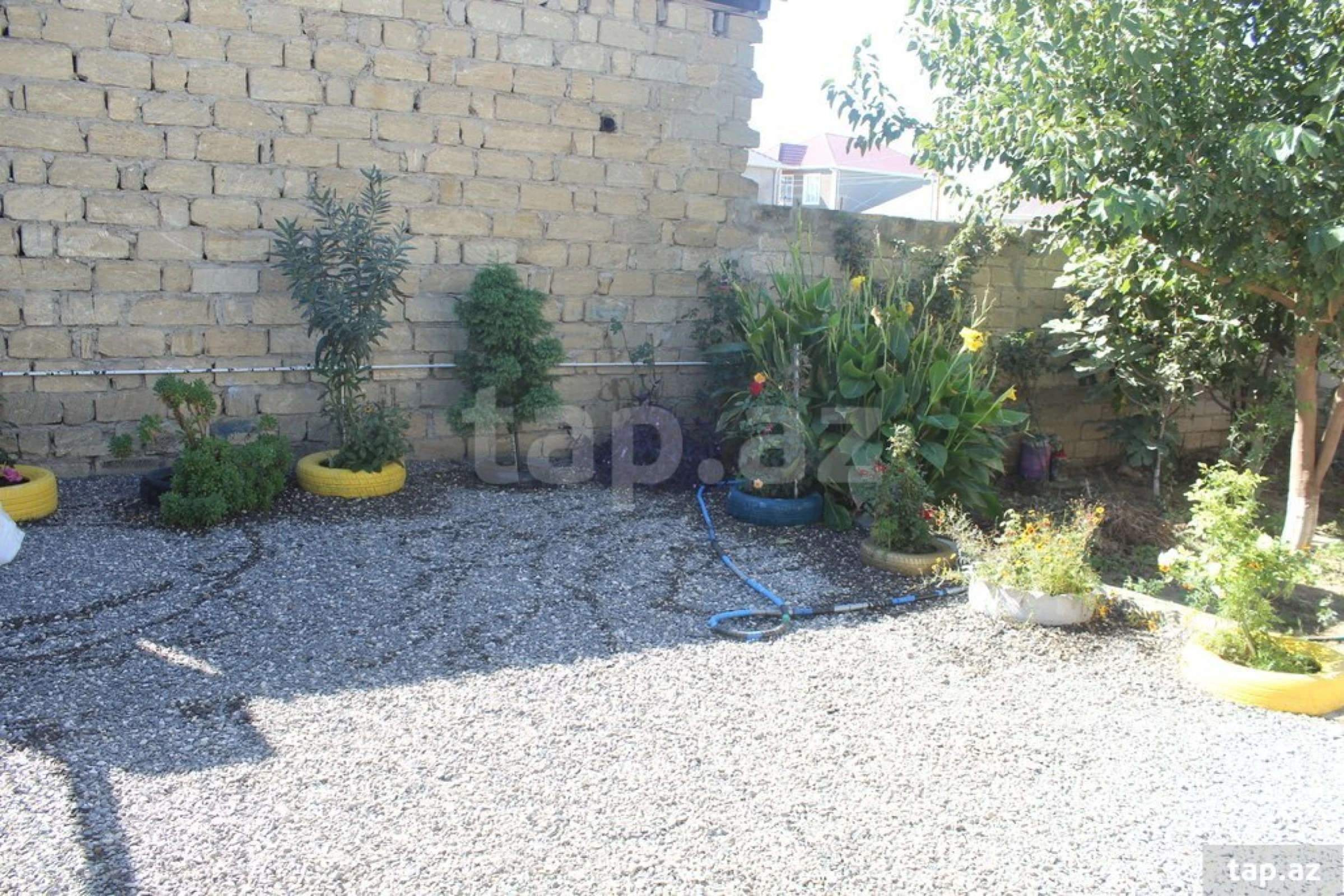 Satılır 2 otaqlı həyət evi